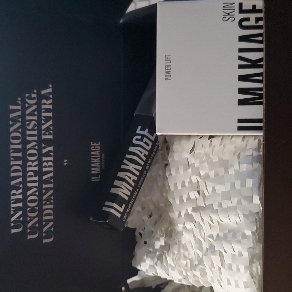 BRAND NEW unopened IL MAKIAGE Power Lift + Bonus